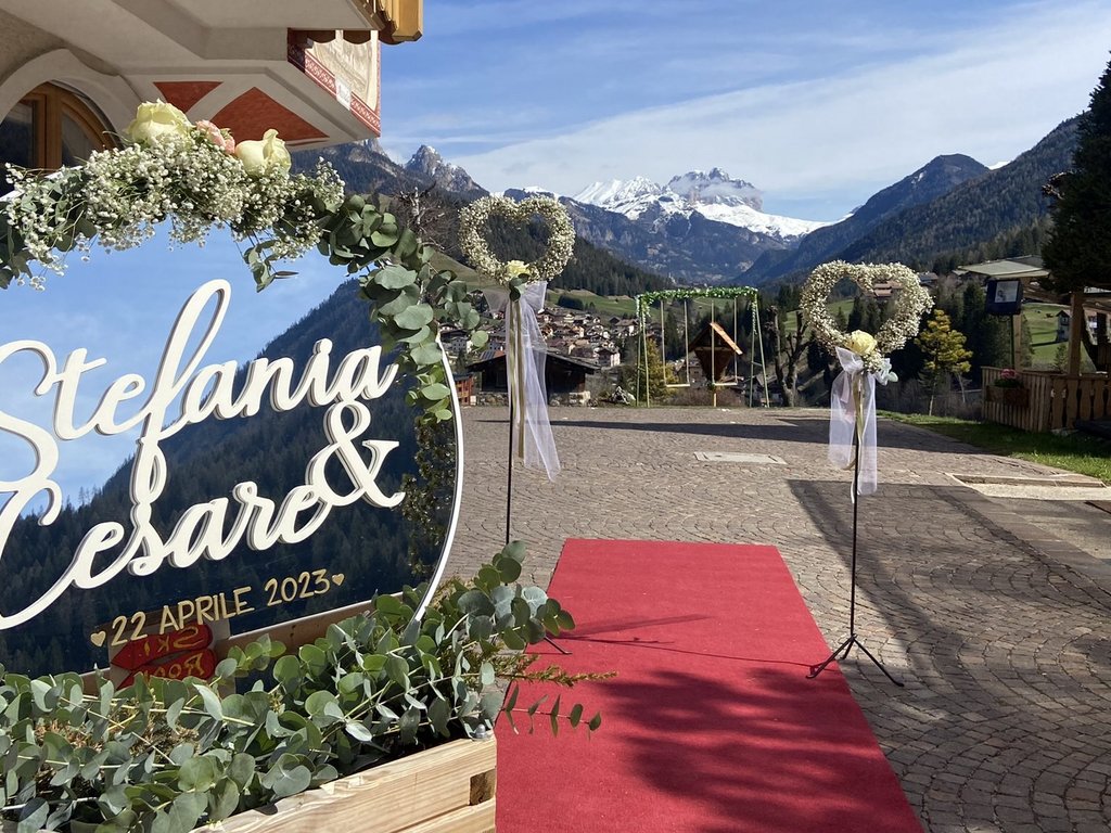 On the webcam Latemar is lovely, in real life it’s a dream! Wedding setup with heart and names Stefania and Cesare in the mountains
